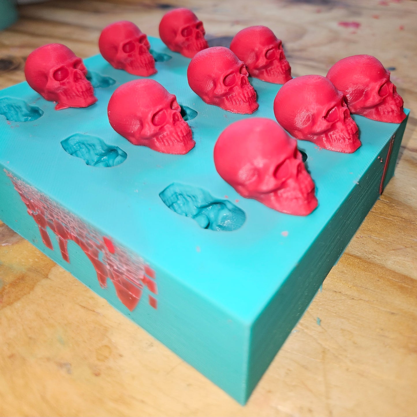 9-Cavity skull silicone mold Get spooky and creative with our Skull Mold! Perfect for chocolate or wax melts. Easy-peasy and fun!
