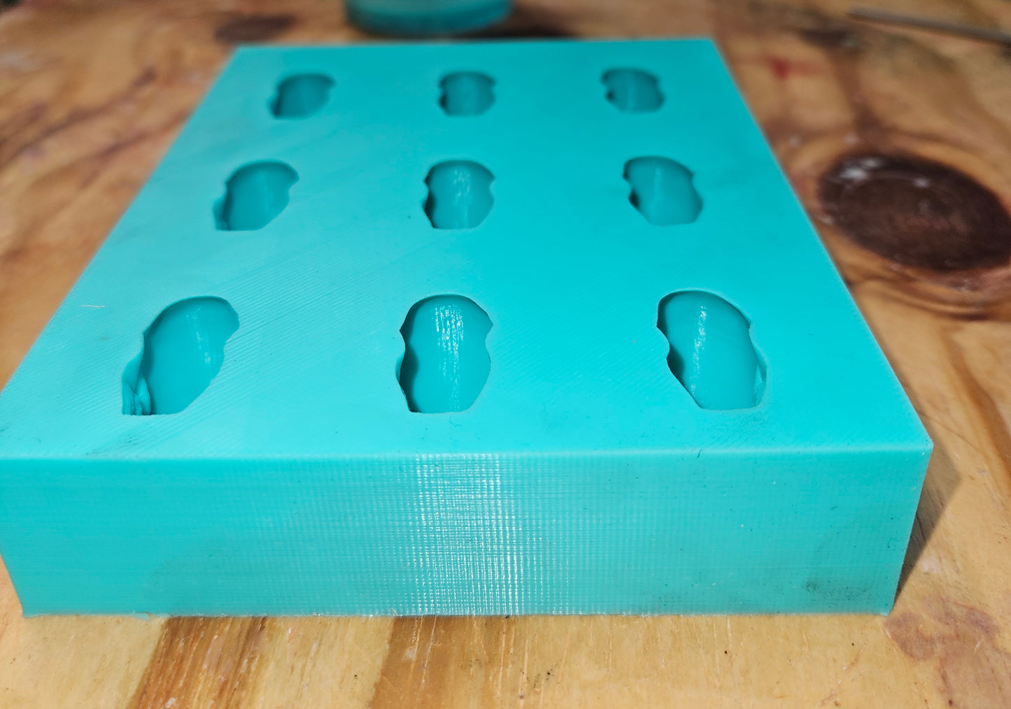 9-Cavity skull silicone mold Get spooky and creative with our Skull Mold! Perfect for chocolate or wax melts. Easy-peasy and fun!