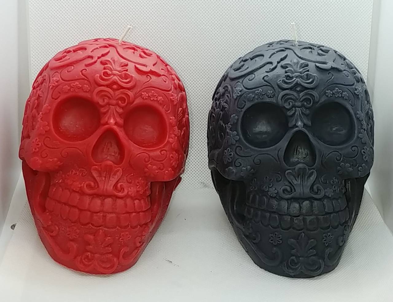 Free USA shipping 1 lb 7 oz. Scented & unscented soy Day of the Dead skull candle